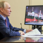 Путин пообещал расширить программу семейной ипотеки